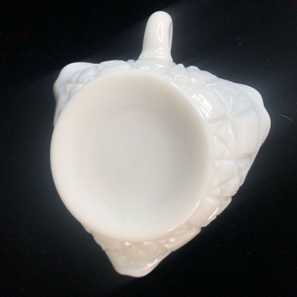 Fenton Block And Star Milk Glass Triangle Candy Dish Bowl Round Handle Vintage - Picture 9 of 9